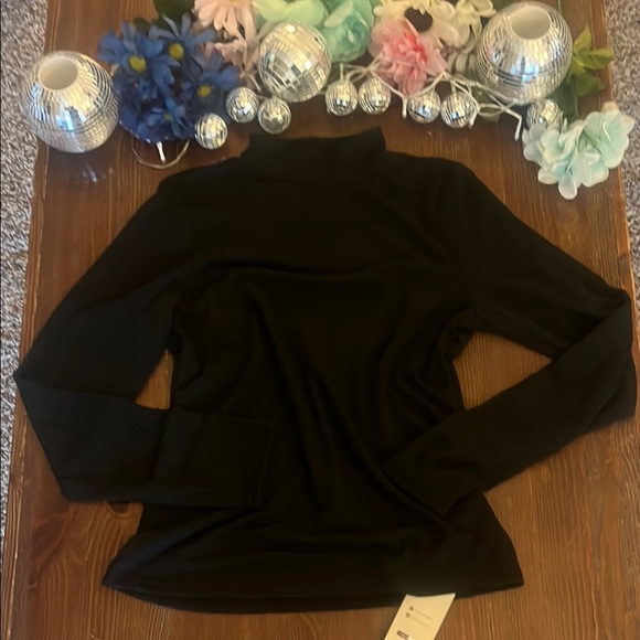 Black Turtleneck Long Sleeve Top - Picture 1 of 8